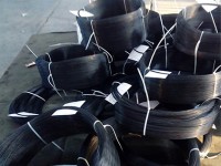 Analyse av egenskaper, prosesser og applikasjoner av oljeherdet og temperert våren ståltråd